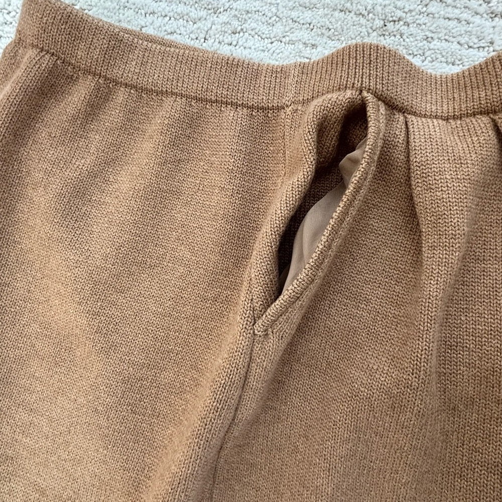 St. John Classic Brown Knit Women's Trousers - Picture 3 of 5